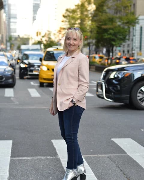 Елена Новикова в полный рост